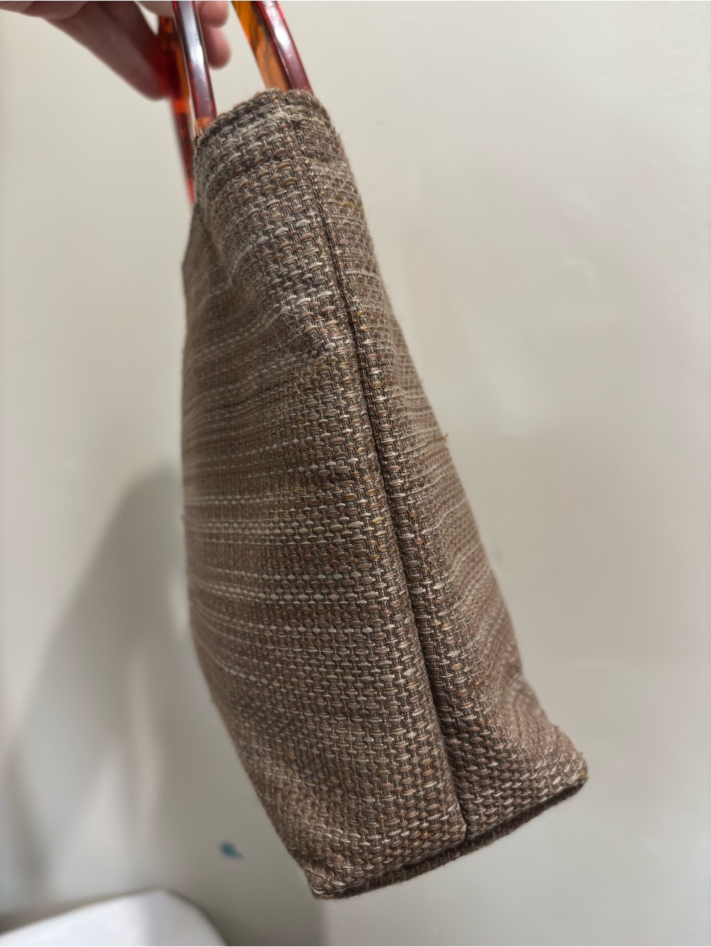 Classic Brown Woven Tote Bag with Tortoiseshell Top Plastic Handles - Picture 4 of 7